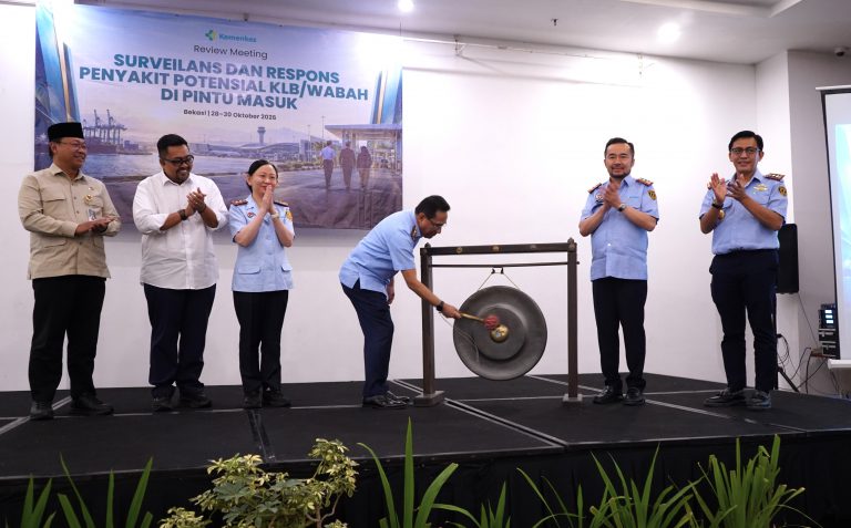 Wamenkes Buka Review Meeting Surveillance dan Respon KLB/Wabah : Perkuat Transformasi Kekarantinaan Kesehatan dan Integrasi Ambulans Udara